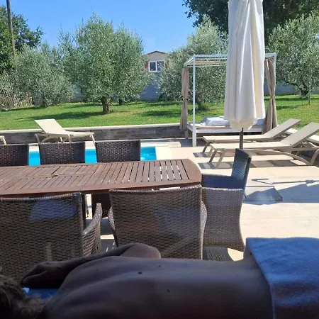 Hacienda Matea - Oasis Of Romance Near The Beaches, Surrounded By Olive Trees, Pool, Jacuzzi And Playground, - Istria Villa