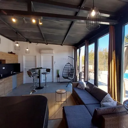 Hacienda Matea - Oasis Of Romance Near The Beaches, Surrounded By Olive Trees, Pool, Jacuzzi And Playground, - Istria * Pola