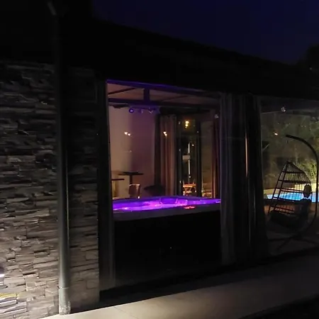 Villa Hacienda Matea - Oasis Of Romance Near The Beaches, Surrounded By Olive Trees, Pool, Jacuzzi And Playground, - Istria Pola